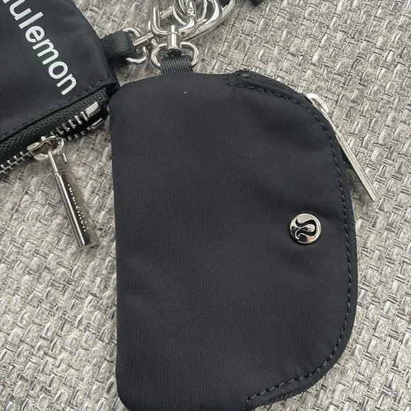 Lululemon Black Dual Pouch Wristlet - Picture 3 of 4